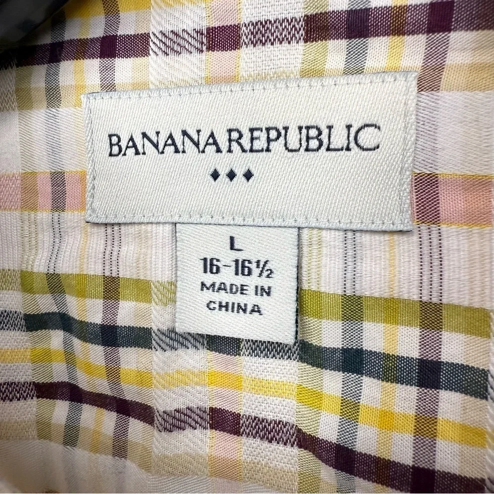 Banana Republic Men’s Large Long Sleeved Button Down Cream with Color Plaid GUC